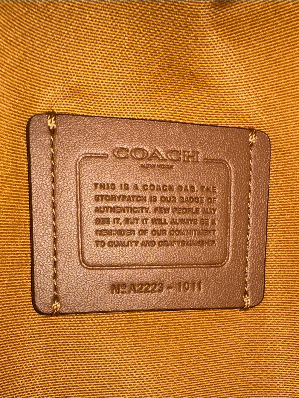 Coach Bucket Bag with Wallet & Wristlet in Chalk - Picture 6 of 16